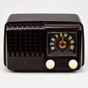 Vintage General Electric Model 110 Radio - Classic Mid-20th Century AM Radio