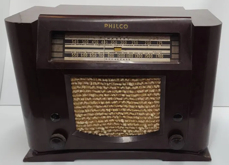 Vintage Philco AM Farm Radio Model 41-90 (Modified from Battery to 110 VAC Operation)