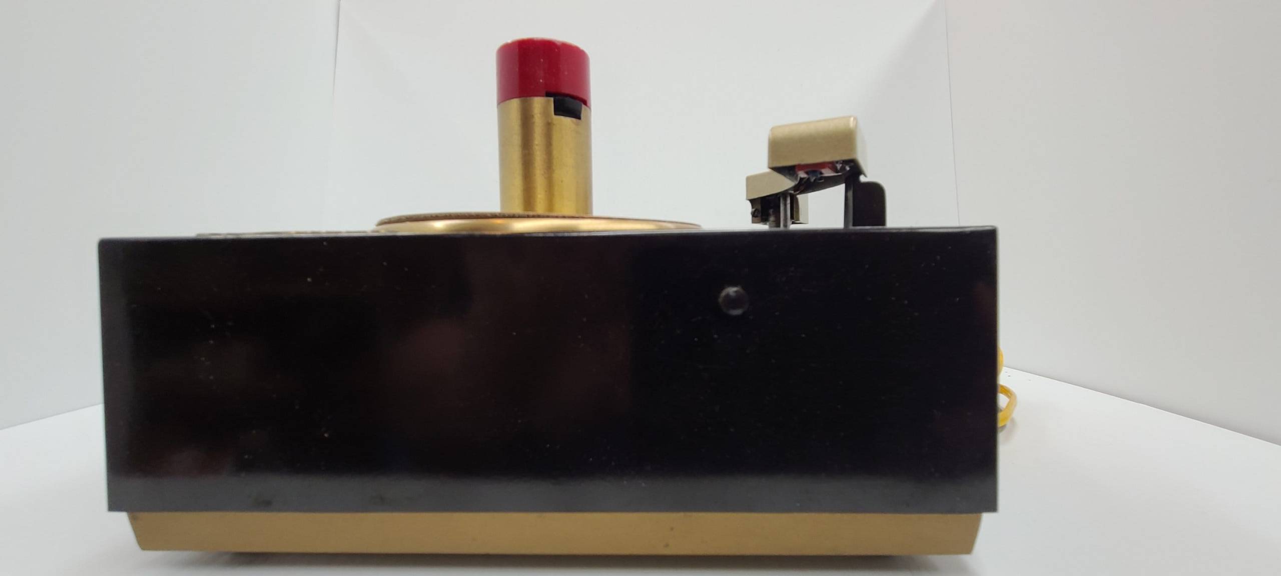 Vintage RCA Victor 45-JY Record Player - Retro Vinyl Nostalgia - Image 2