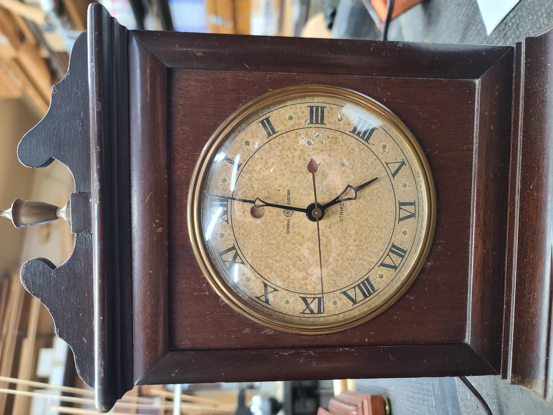 Vintage General Electric GB14 “The Winthrop” Clock