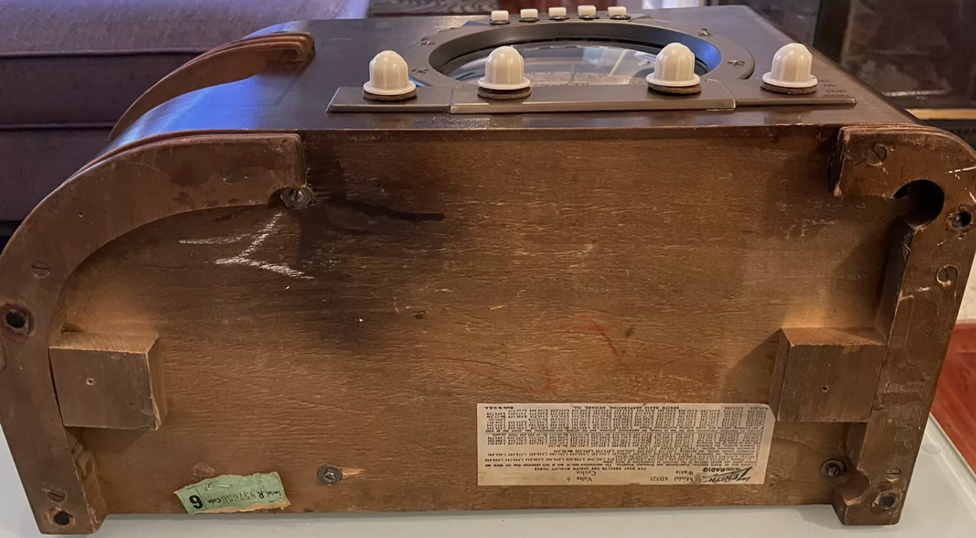 Vintage Zenith "Stars and Stripes" Radio (1939) - Image 6