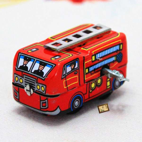 Color: Tin Fire Truck - Nostalgic Classic Tradition Childhood Childhood Memories Retro Iron Clockwork Small Locomotive Fire Truck Toy